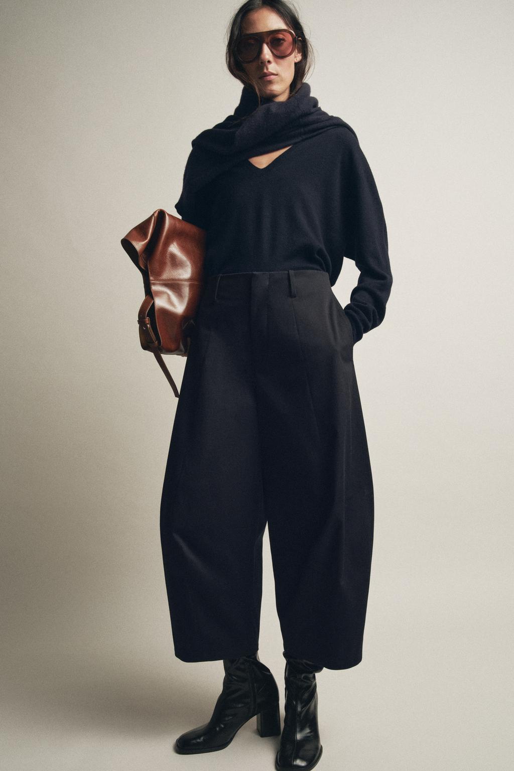 Los pantalones balloon ofrecen una alternativa a los cortes tradicionales y funcionan con prendas que ya tienes en tu guardarropa.