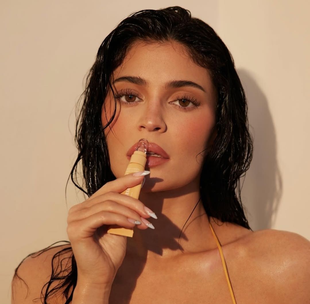 Esta forma de maquillaje busca que ojos, mejillas y labios se vean conectados a través de una misma paleta de color.