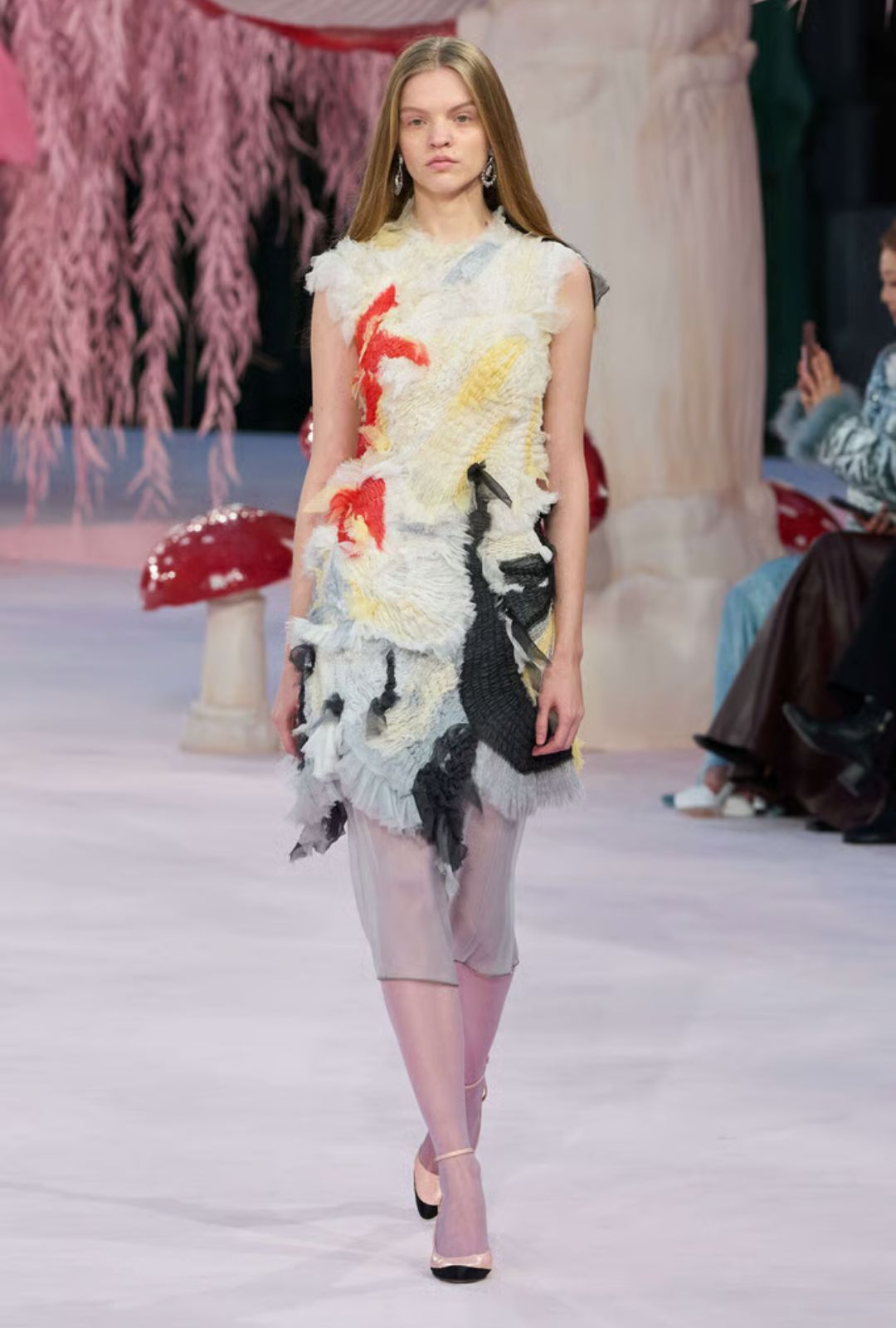 Chanel SS26 Alta Costura: plumas, transparencias y fantasía