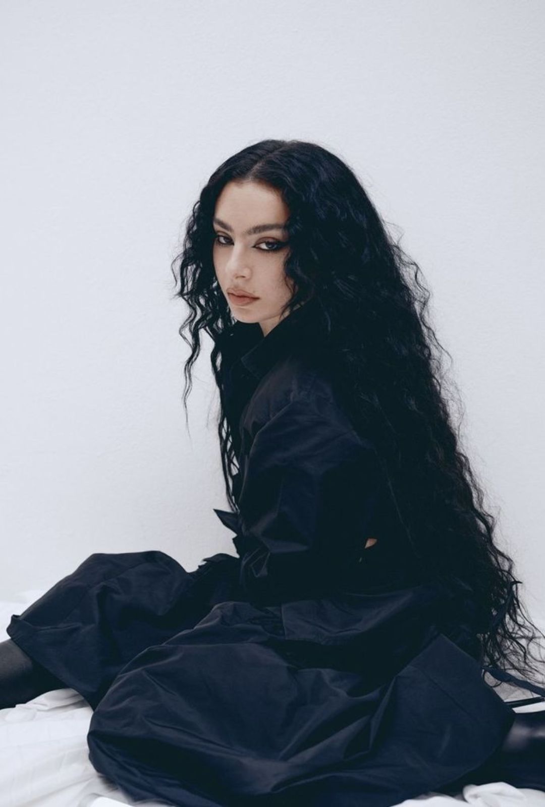 The Moment: de qué trata la película de Charli XCX