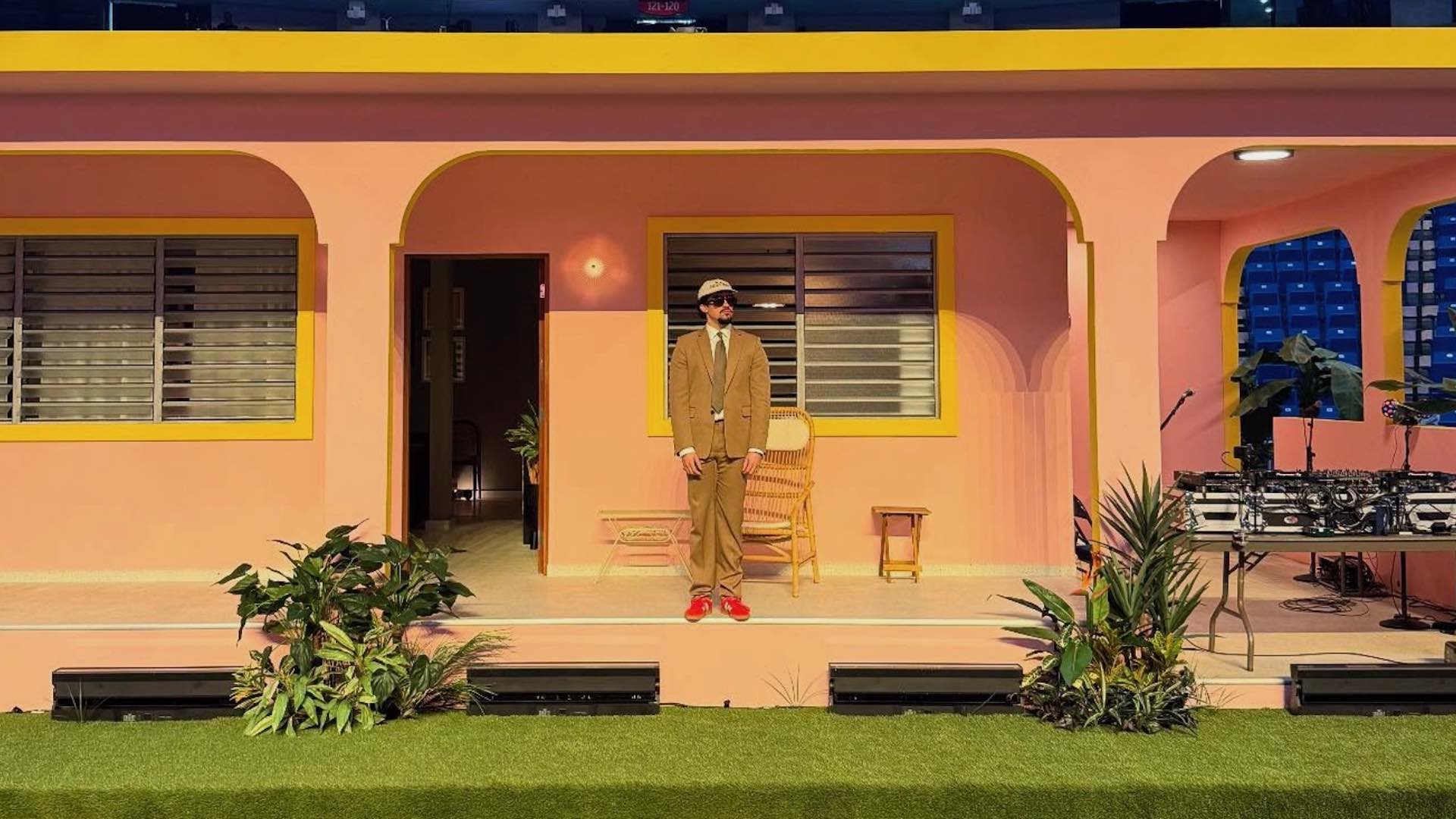 La Casita de Bad Bunny ha hecho una gira junto al cantante para llevar un pedacito de Puerto Rico al mundo.
