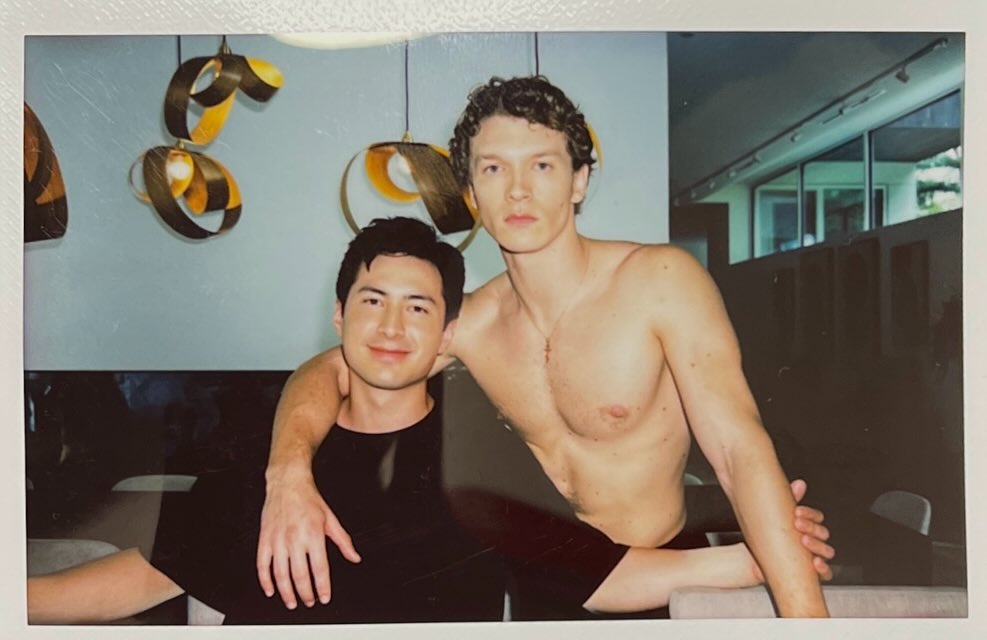 Hudson Williams y Connor Storrie protagonizan esta historia / Créditos: Instagram Hudson Williams.