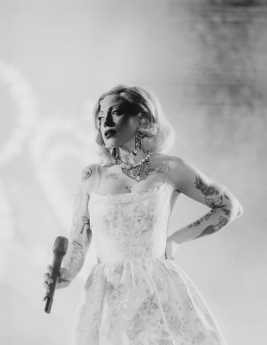 Mon Laferte nació en Chile, pero en México descubrió un profundo amor y relación con sus fans / Créditos: Instagram Mon Laferte.
