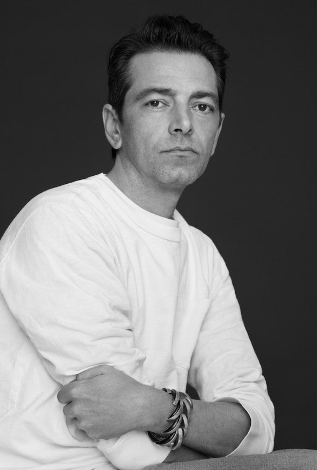 Versace nombra a Pieter Mulier como su nuevo director creativo