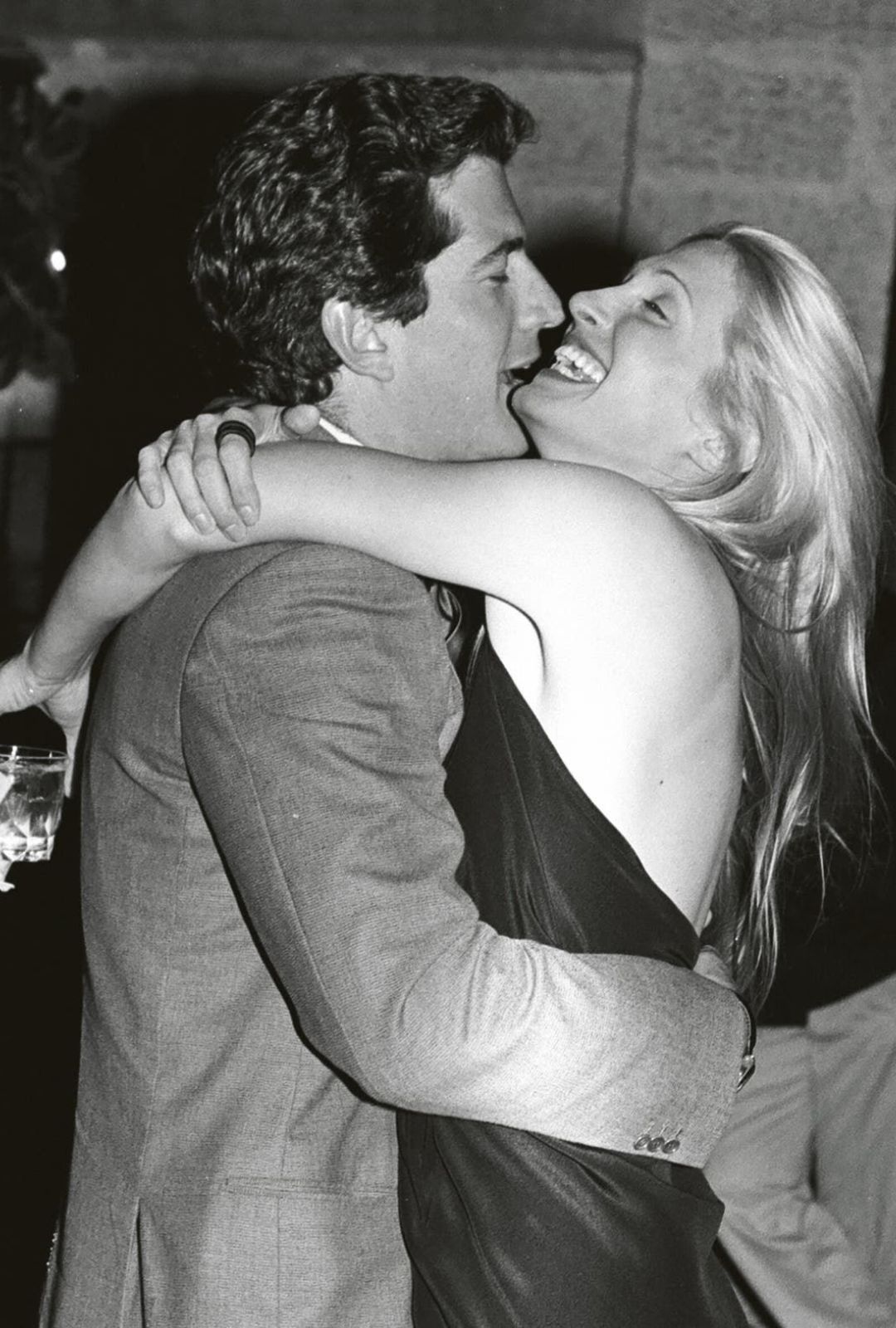 Carolyn Bessette-Kennedy y John F. Kennedy Jr.: la cronología de un amor magnético y trágico