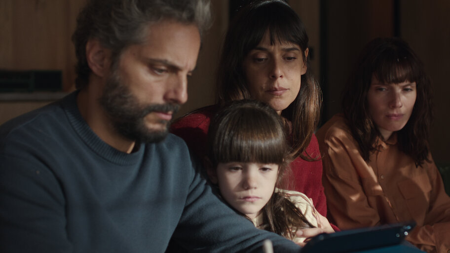 Cortafuego viaja entre la tensión de salvar a su hija y el alcance de los secretos familiares / Créditos: Netflix
