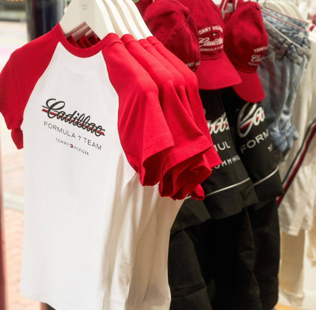 Bogotá recibe la colección Tommy Hilfiger x Cadillac F1