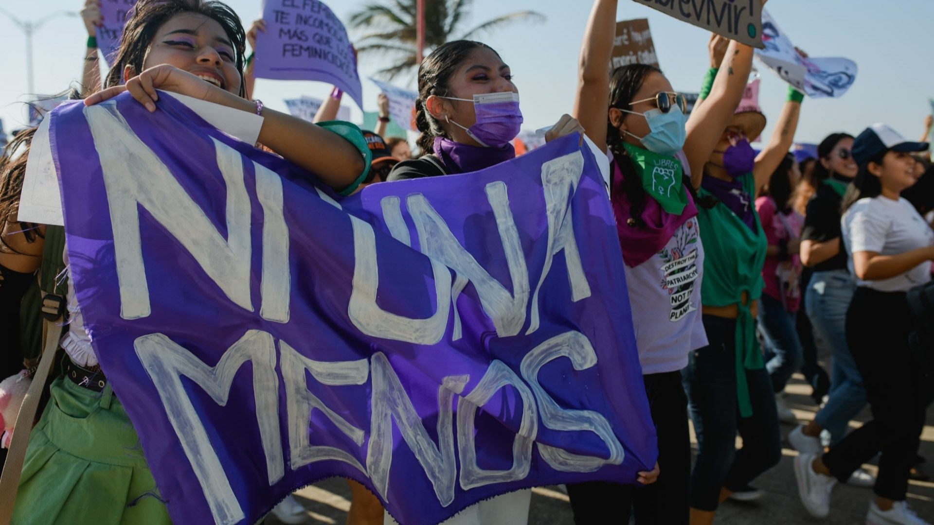 En la actualidad, millones de mujeres se reúnen para exigir principalmente justicia, seguridad e igualdad.