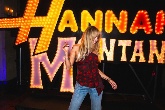 El programa especial contó con varios invitados y música inédita / Créditos: Instagram Miley Cyrus