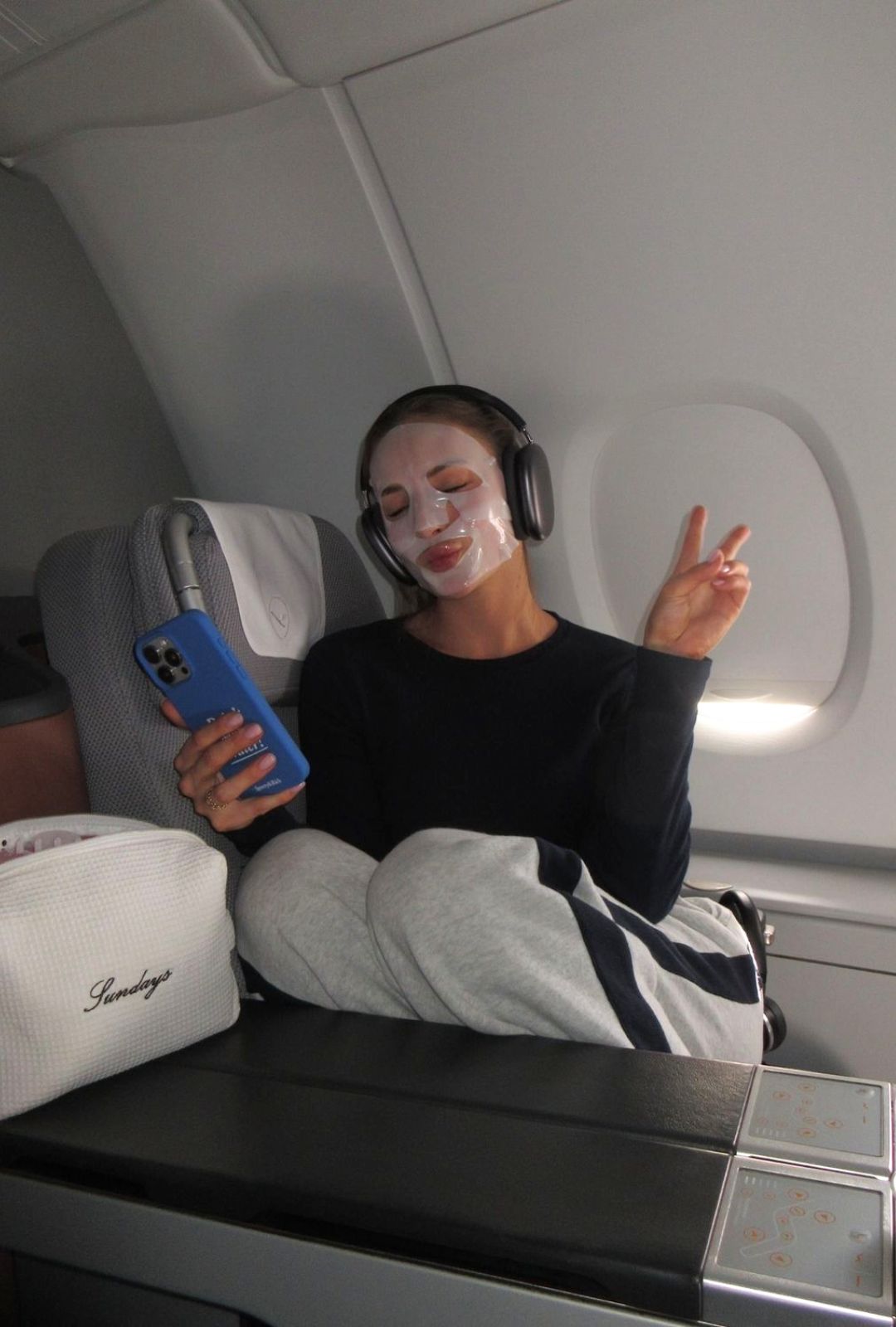 Skincare en avión: cómo mantener la piel hidratada durante vuelos