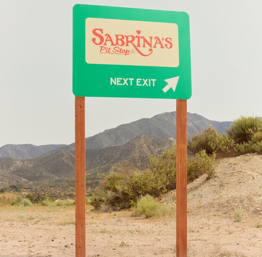 La propuesta creada junto a Sabrina Carpenter lleva por nombre Pit Stop de Sabrina y estará disponible entre el 10 y el 12 de abril en Indio, California