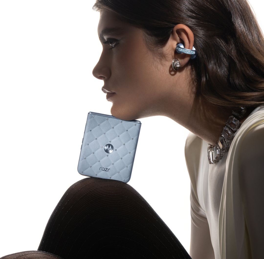 Motorola presenta nuevos razr, moto g y colección con Swarovski