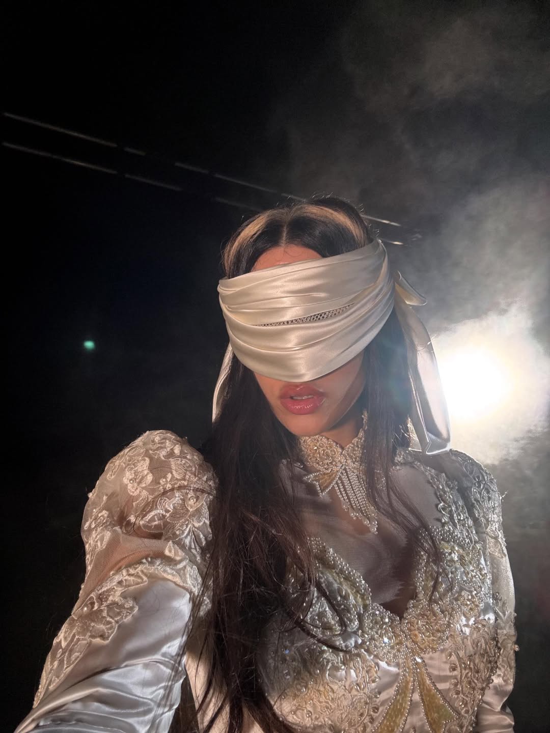 La nostalgia de lo que no fue: vestida de novia, Rosalía lanza el videoclip de Focu 'Ranni