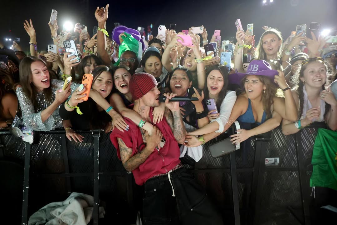 Justin Bieber tuvo un momento de cercanía con sus fans que emocionó a todos / Créditos: Instagram Justin Bieber. 