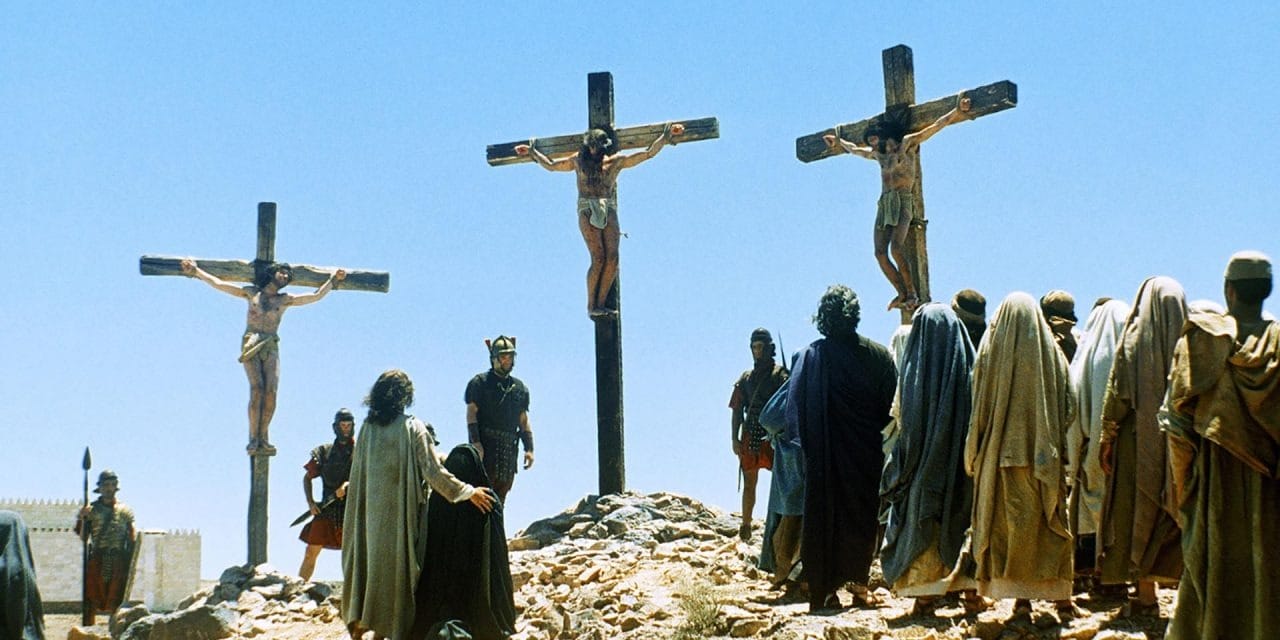 La tradición católica invita a mantener el Viernes Santo una actitud de recogimiento. 