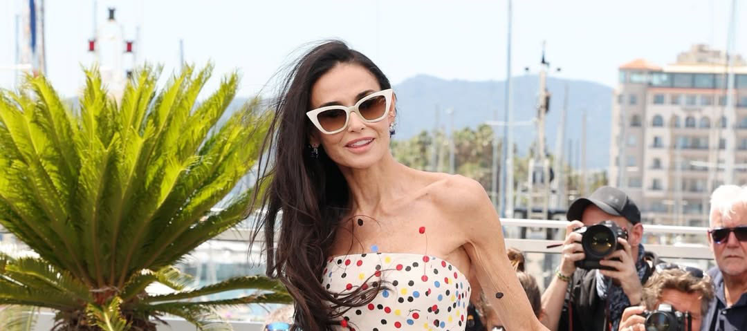 Demi Moore en Jacquemus Cannes 2026