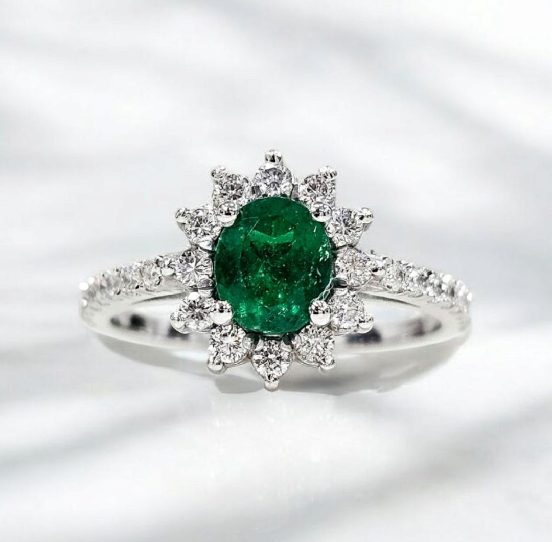 Para Juan Felipe Ramírez, esa relación con las joyas siempre ha sido parte de su vida. Su historia comenzó mucho antes de crear su propia marca.