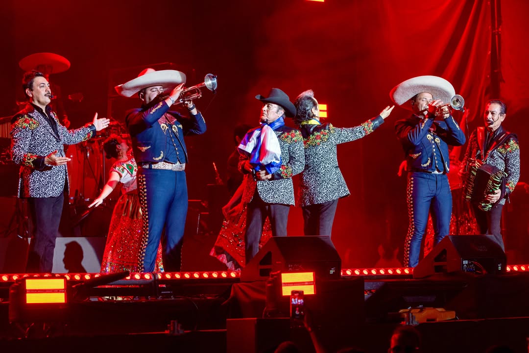 ¿Qué relación tienen Karol G y Los Tigres del Norte?