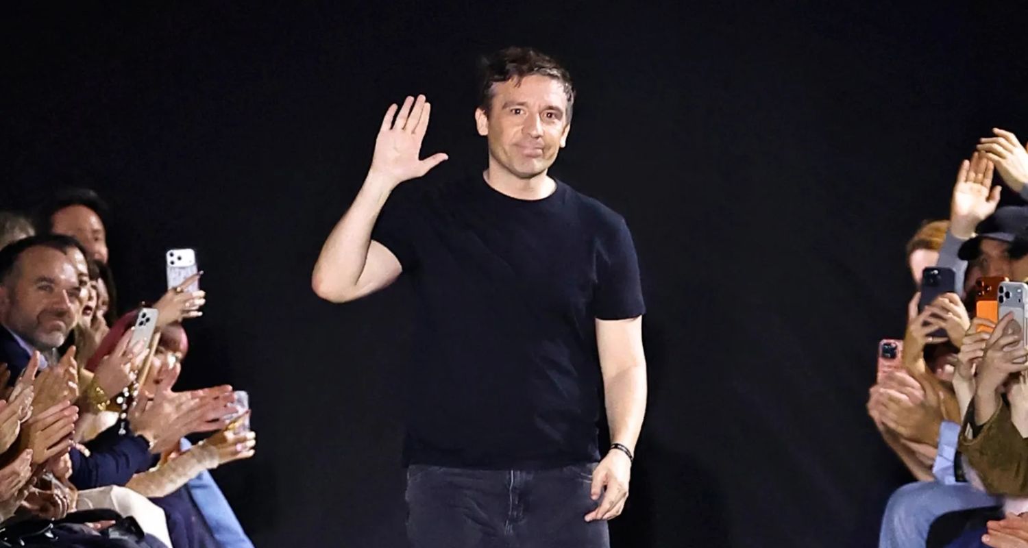 Rabanne anuncia la salida de Julien Dossena como director creativo