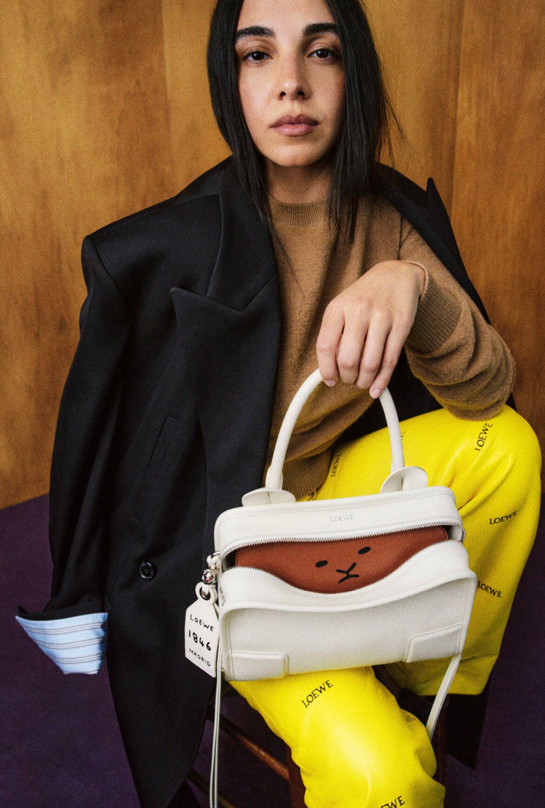 Loewe celebra 180 años con una campaña con sus bolsos icónicos