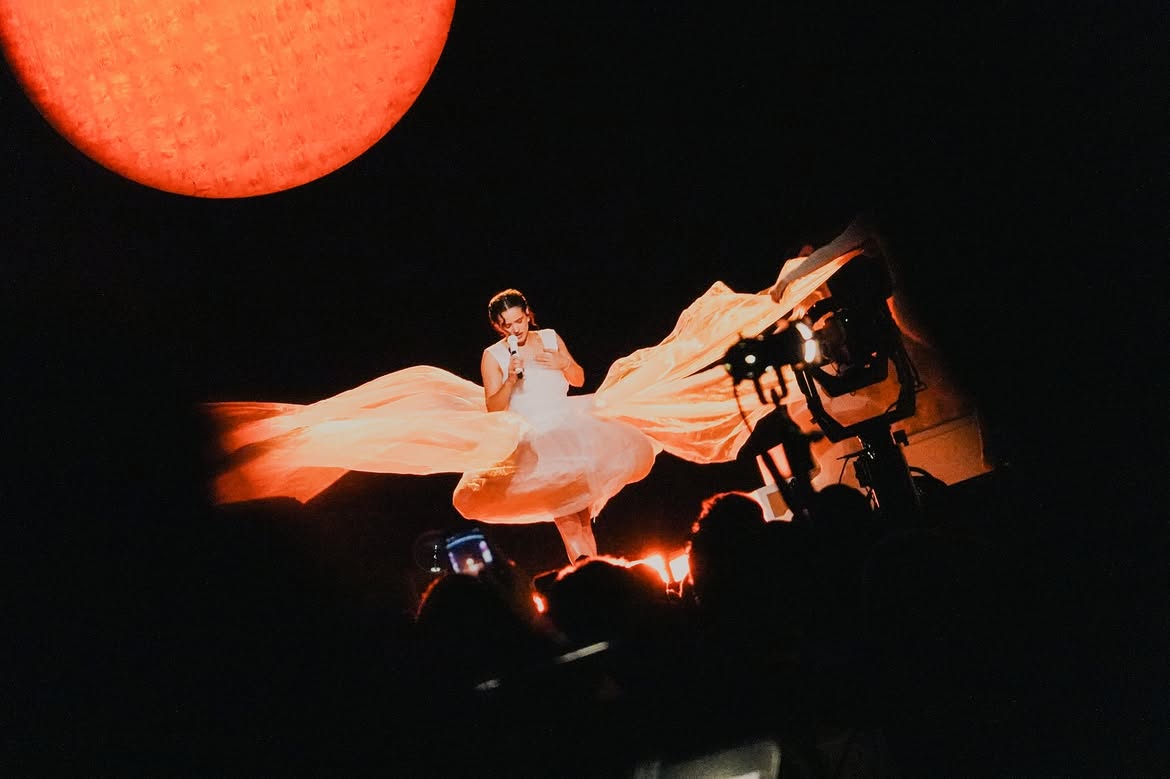 Rosalía en Bogotá: La estética venusina detrás del Lux Tour