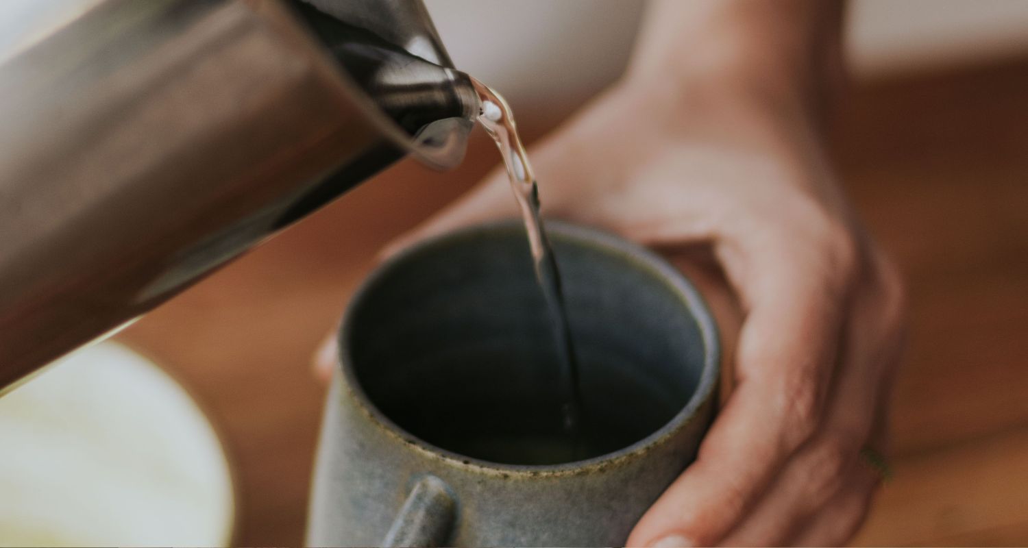 Infusiones caseras para las noches frías: opciones con canela, jengibre y frutas