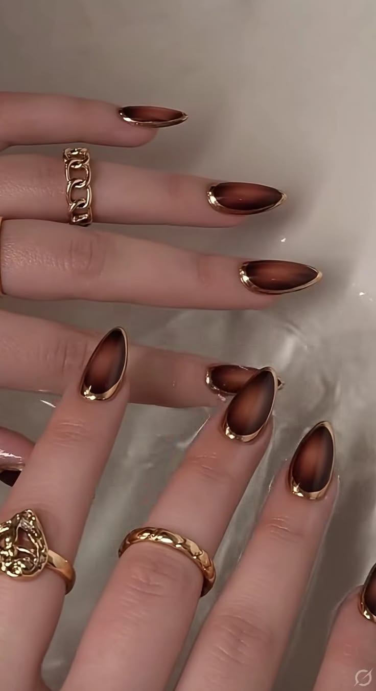 Los colores de uñas perfectos para octubre: tonos que serán protagonistas este mes