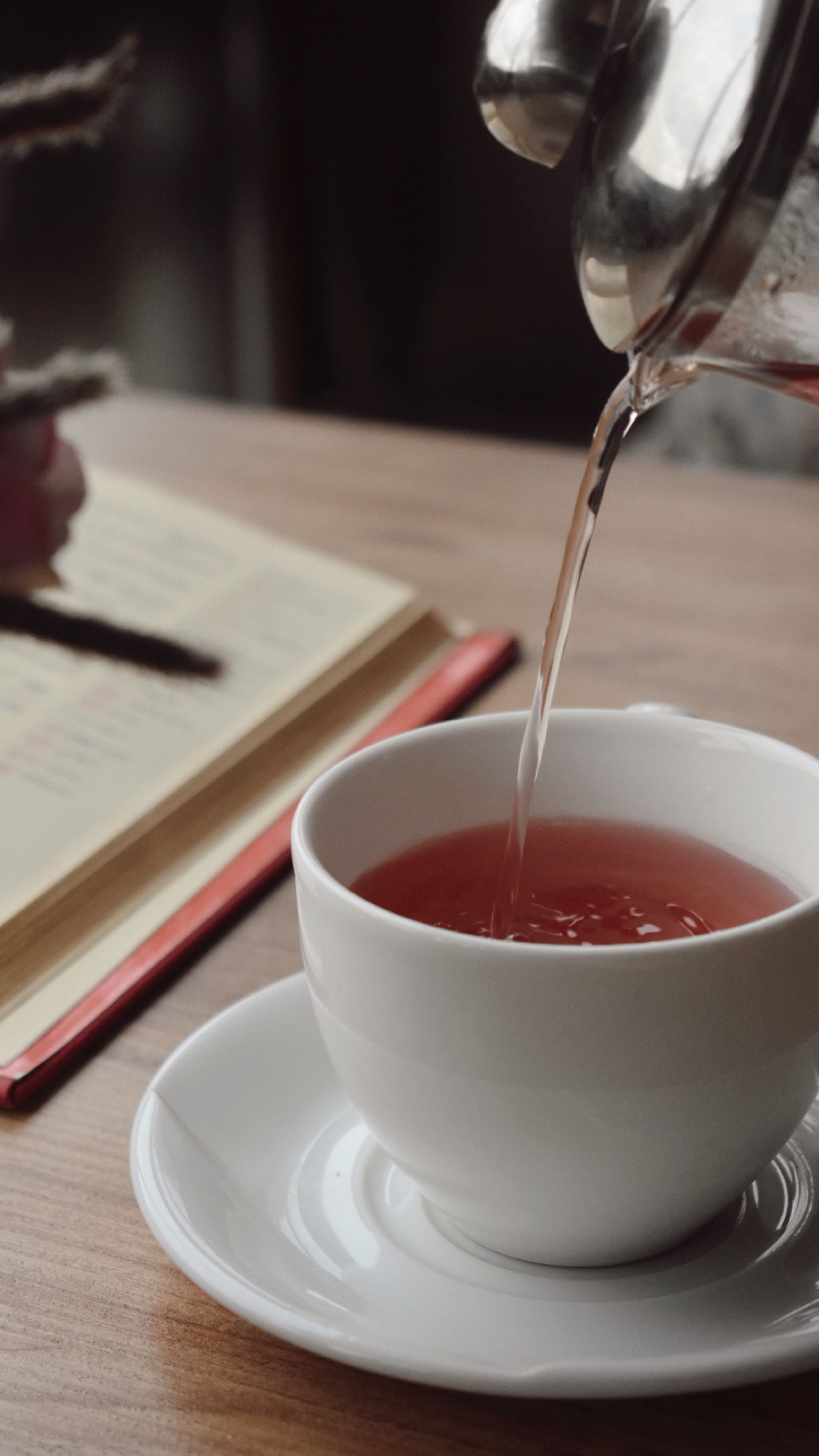 El rooibos suele aparecer entre las opciones para quienes quieren cambiar el café o el té por una bebida diferente. 