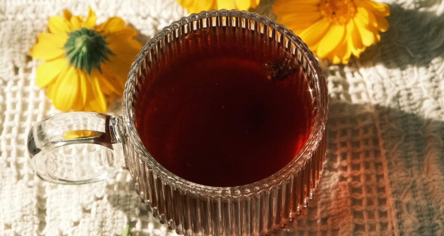 El rooibos suele aparecer entre las opciones para quienes quieren cambiar el café o el té por una bebida diferente. 